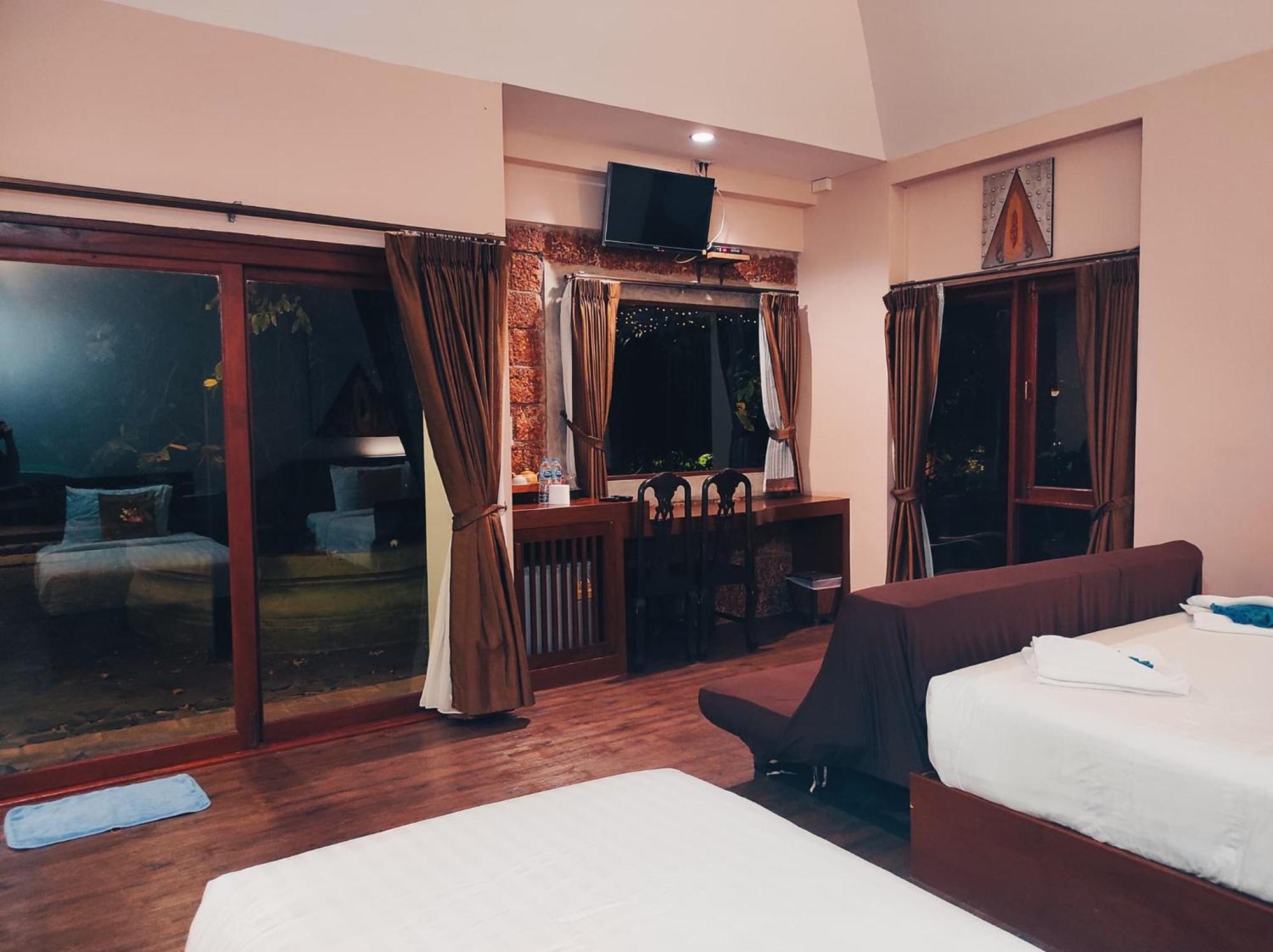 Foresto Sukhothai Guesthome Bagian luar foto
